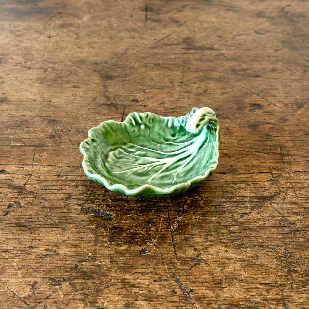 Cabbage 4" Curved Leaf Plate
