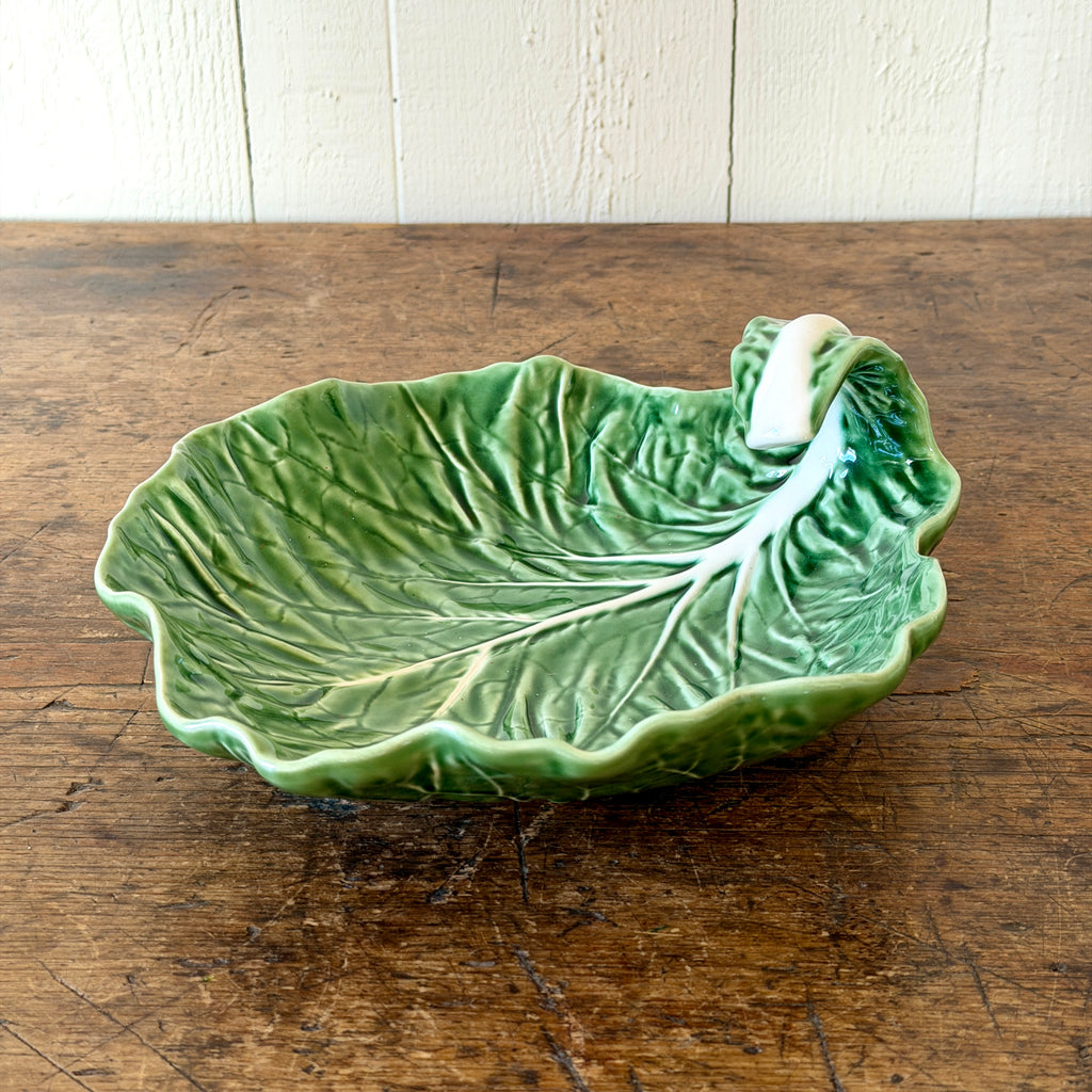 Cabbage 9" Curved Leaf Plate