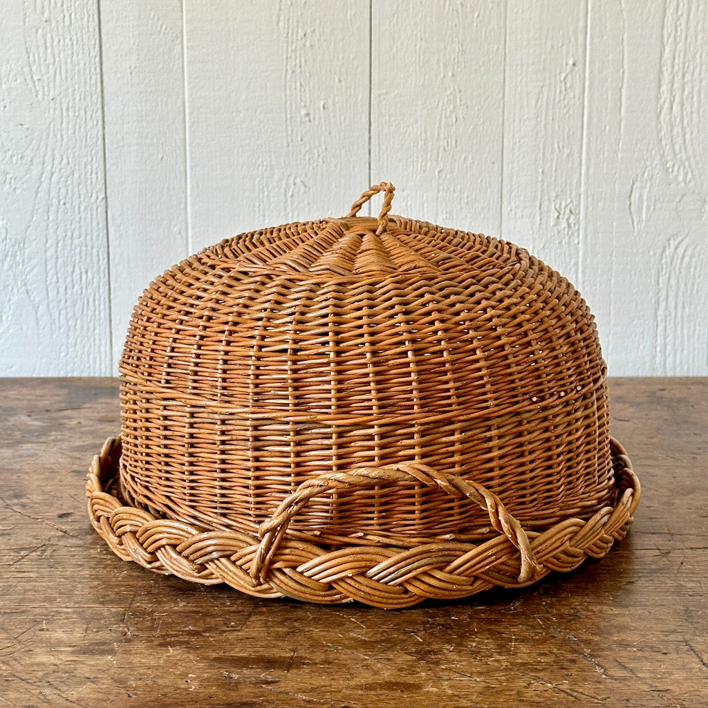 Caramel Wicker Bell and Tray