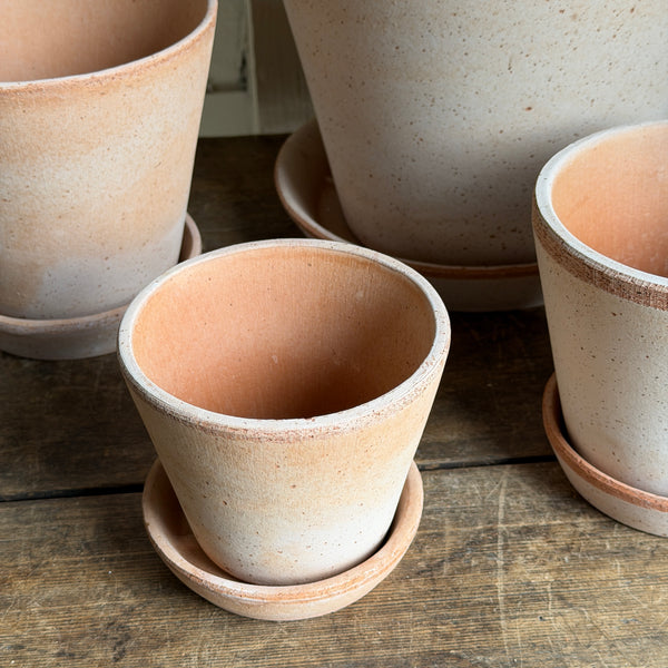 Danish Julie Pots & Saucers in Rosa Terracotta - Larger Cross