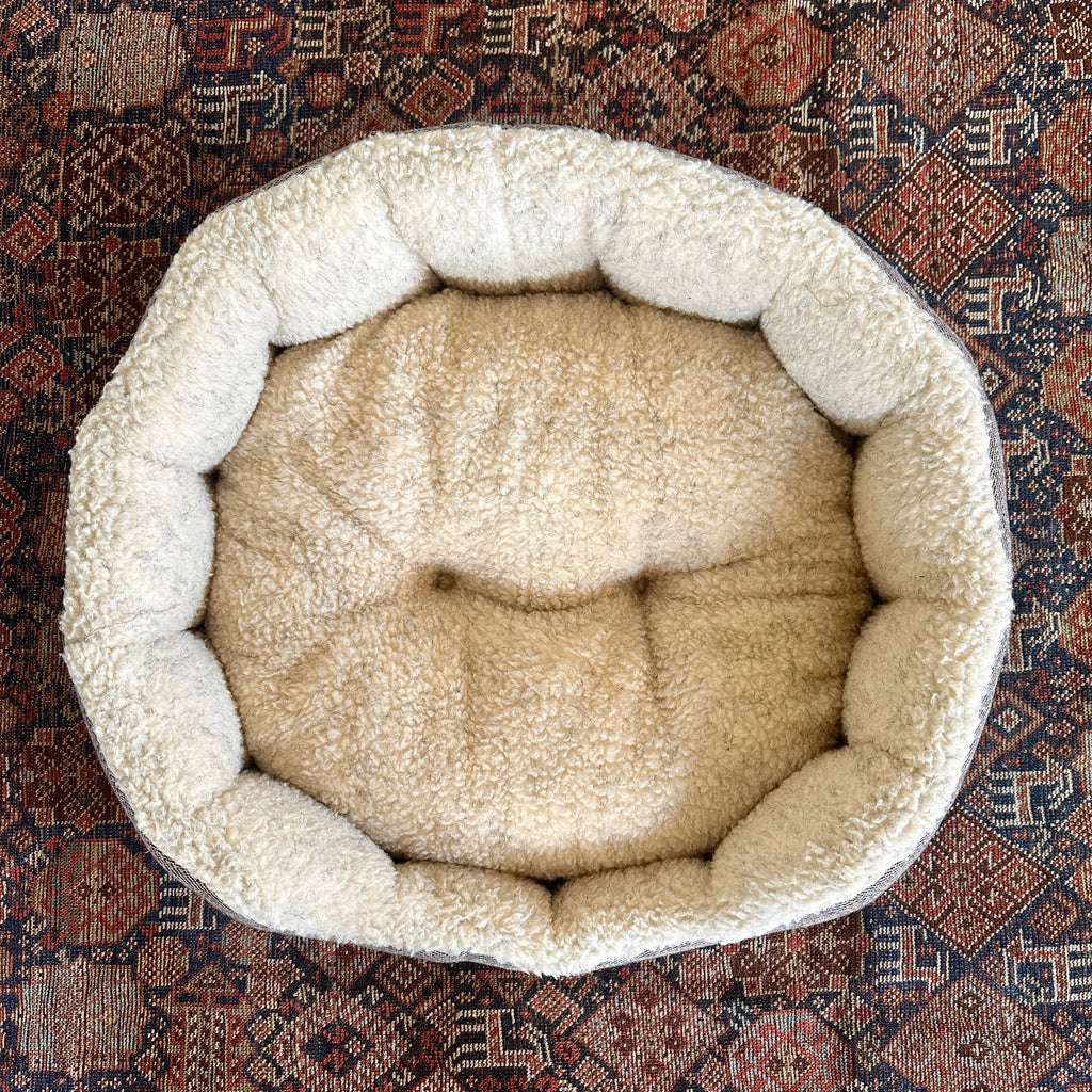 Beige Round Traditional Tweed Sherpa Dog Bed