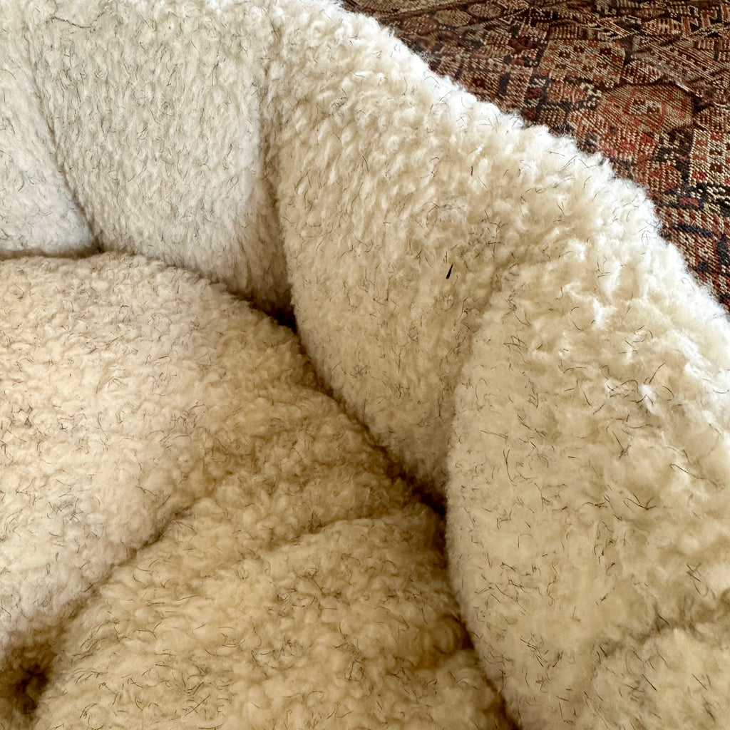 Beige Round Traditional Tweed Sherpa Dog Bed
