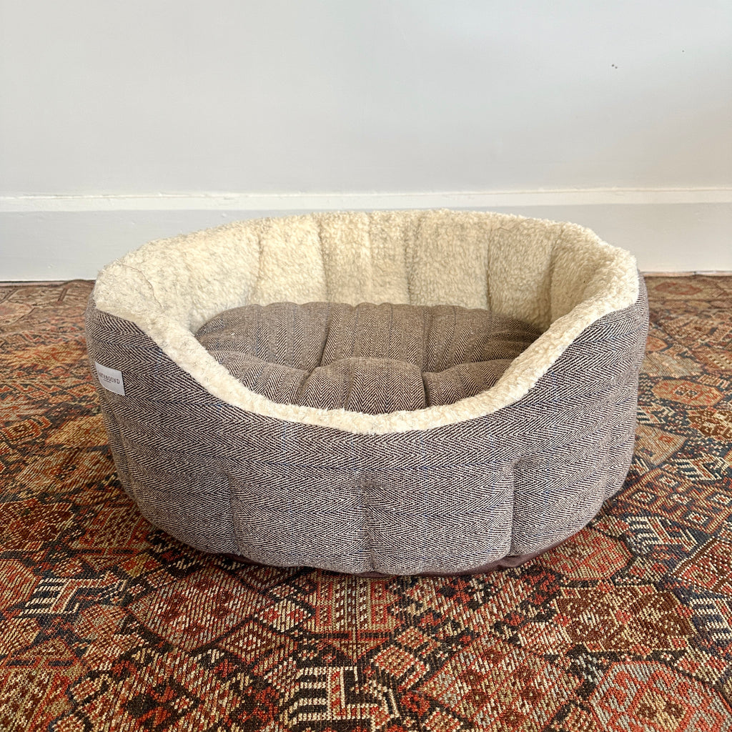 Beige Round Traditional Tweed Sherpa Dog Bed