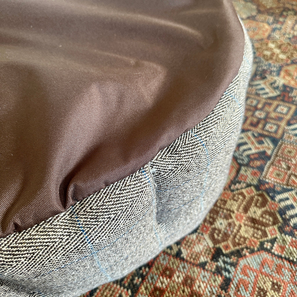 Beige Round Traditional Tweed Sherpa Dog Bed