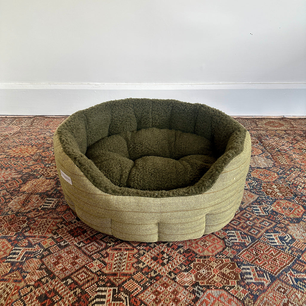 Green Round Modern Tweed Sherpa Dog Bed