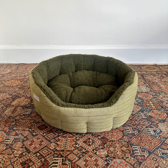 Green Round Modern Tweed Sherpa Dog Bed