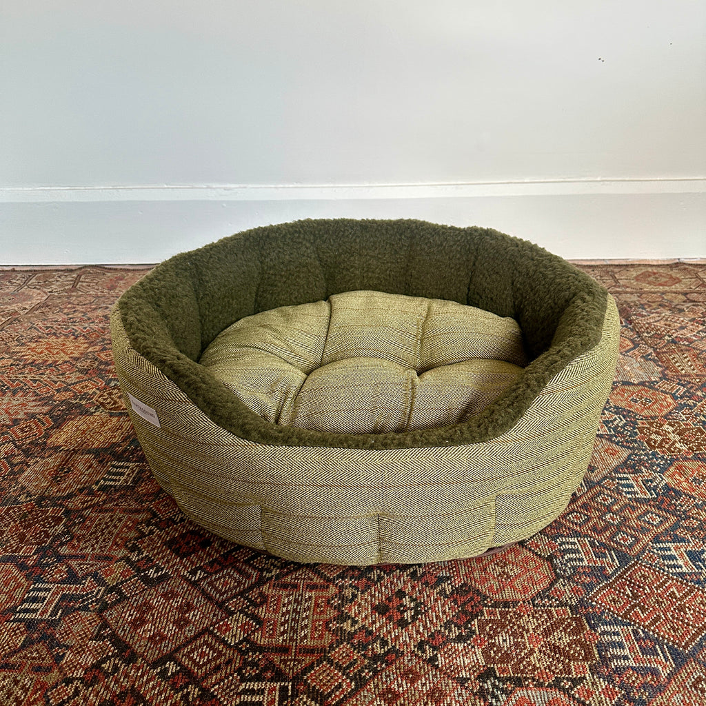 Green Round Modern Tweed Sherpa Dog Bed