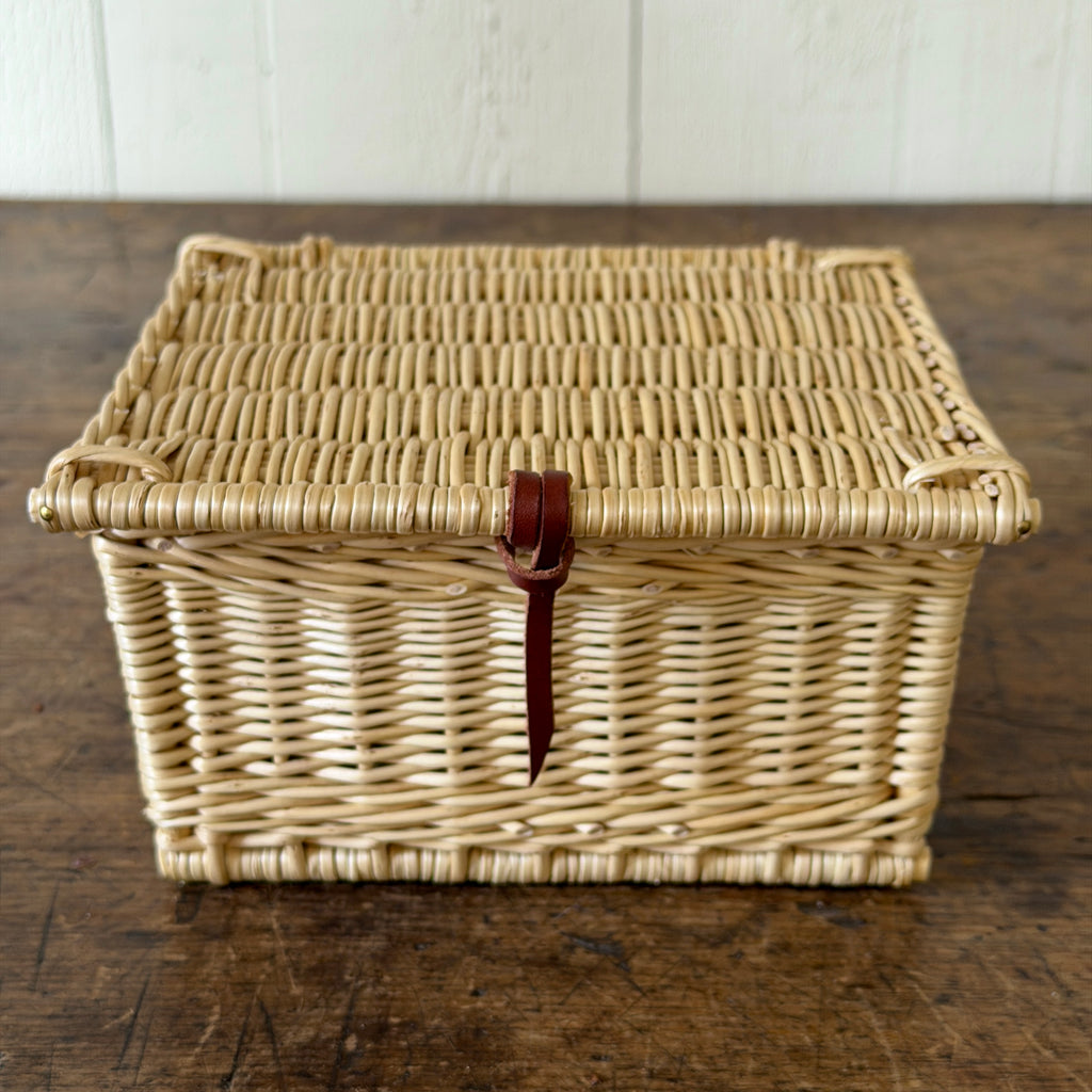 Lidded Wicker Key Box - White