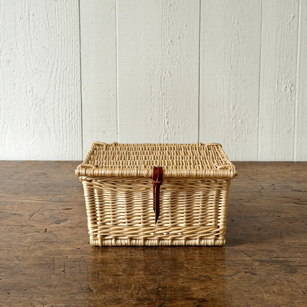 Lidded Wicker Key Box - White