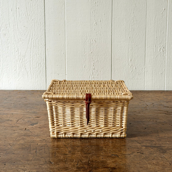 Lidded Wicker Key Box - White