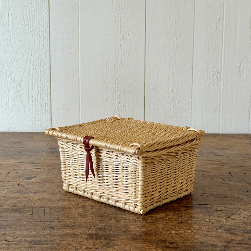 Lidded Wicker Key Box - White
