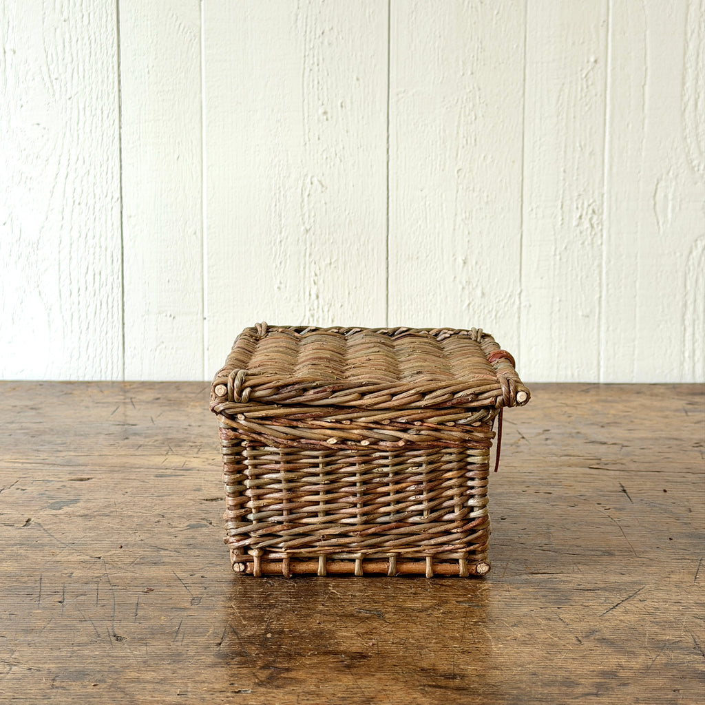 Lidded Wicker Key Box - Green