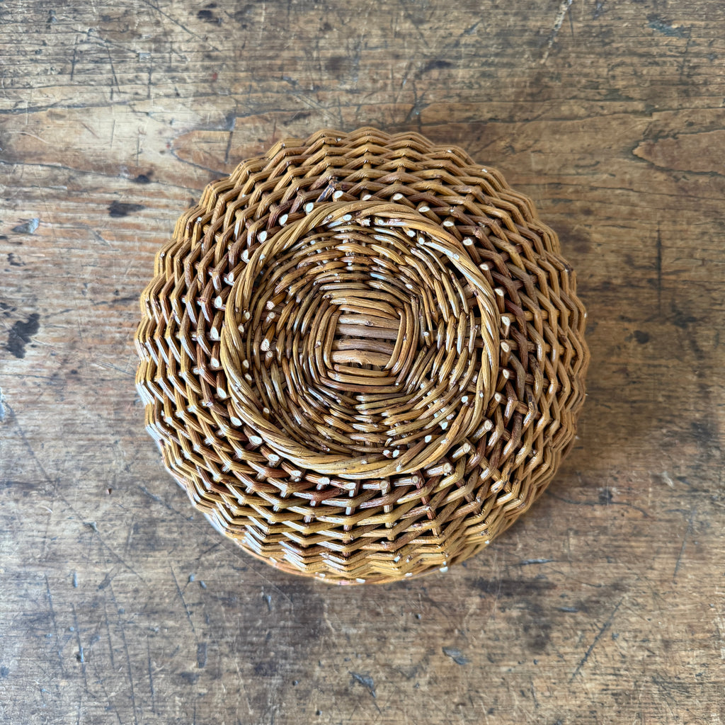 Round Curved Bread Basket - Brown