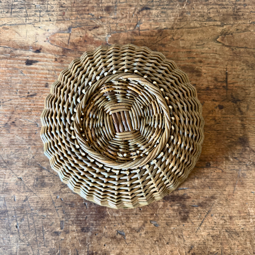 Round Curved Bread Basket - Green