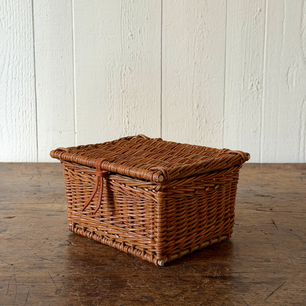 Lidded Wicker Key Box - Caramel
