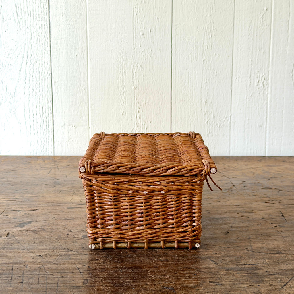 Lidded Wicker Key Box - Caramel