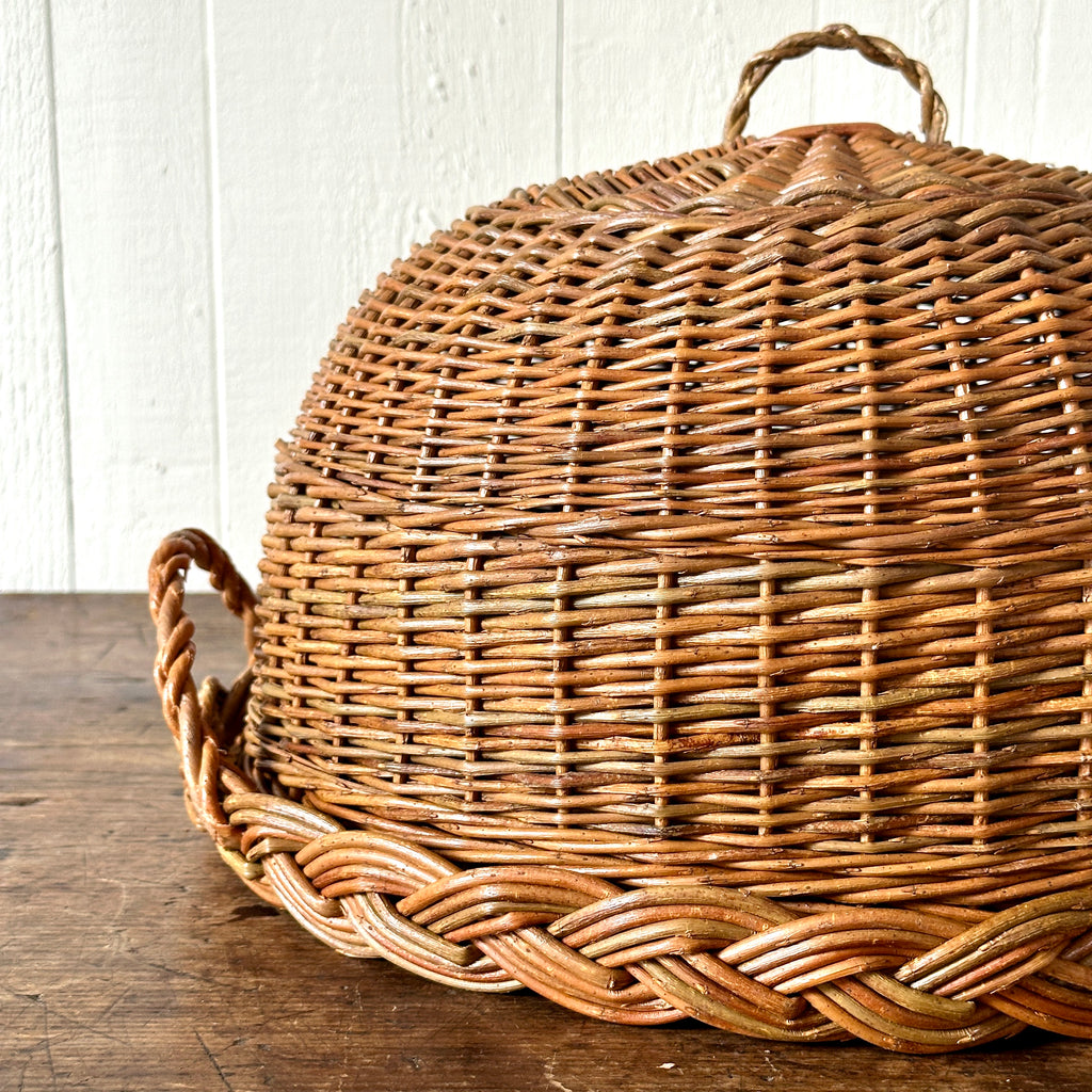 Caramel Wicker Bell and Tray