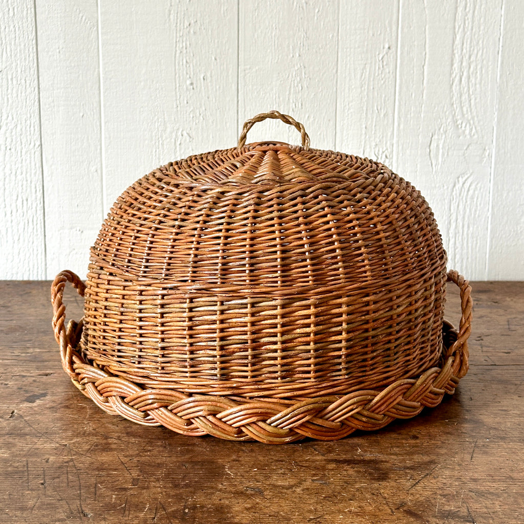 Caramel Wicker Bell and Tray