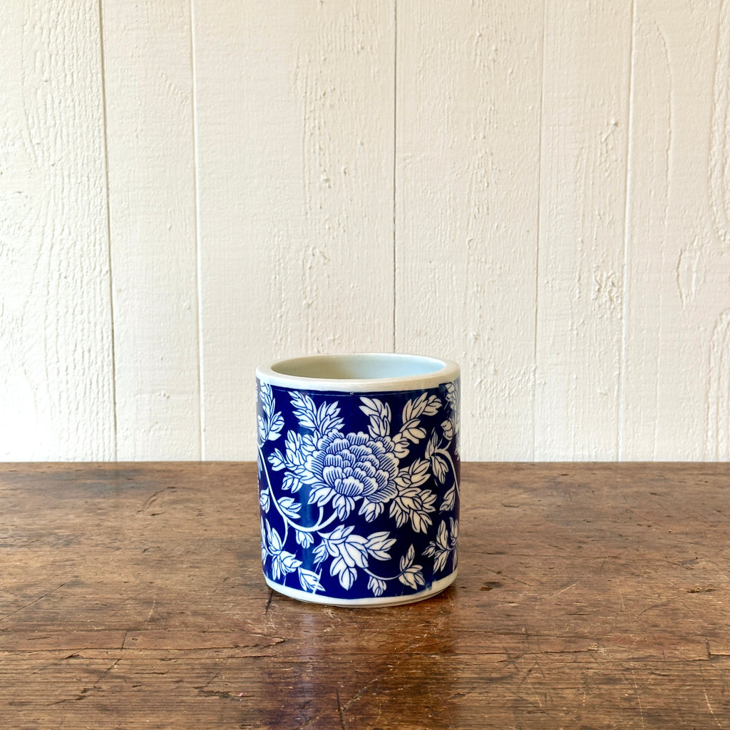 Small Chinese Scrolling Peony Cache Pot