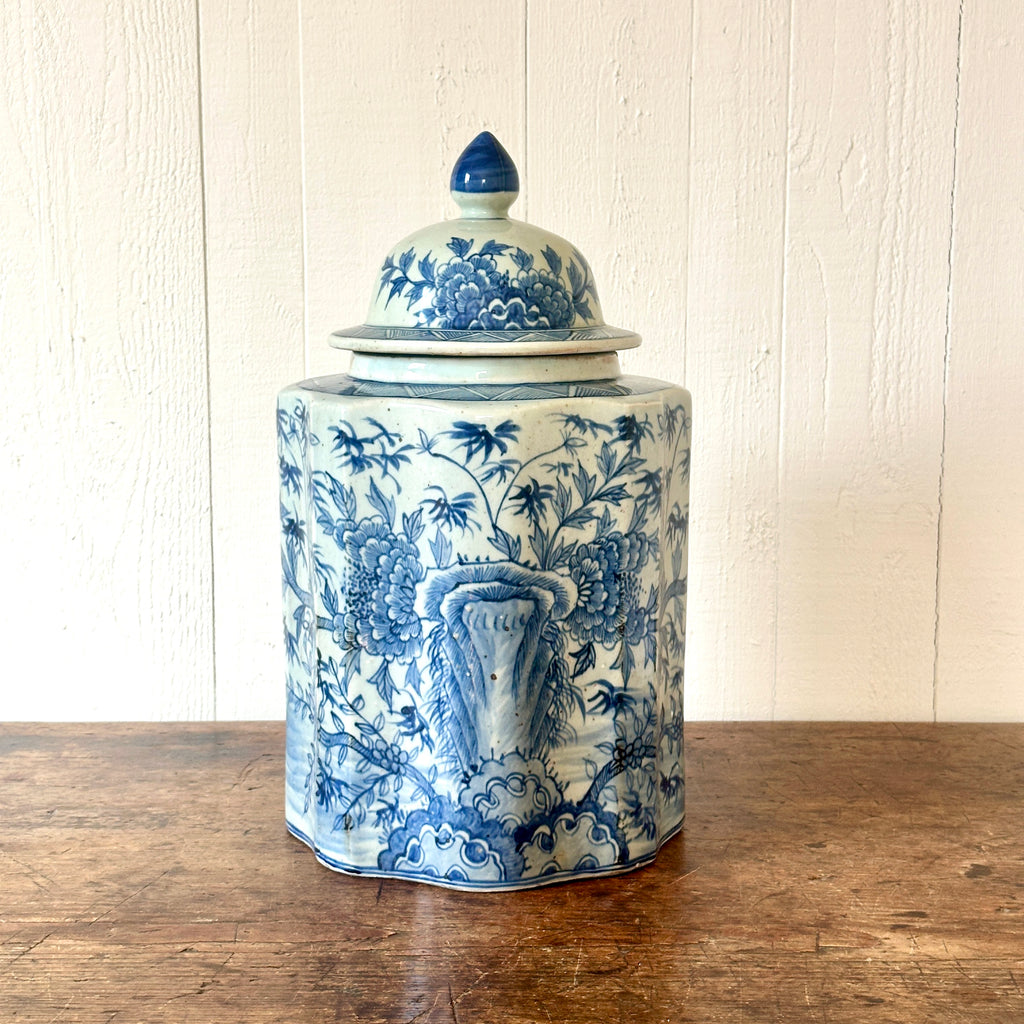 Golden Pheasant Chinese Ribbed GInger Jar