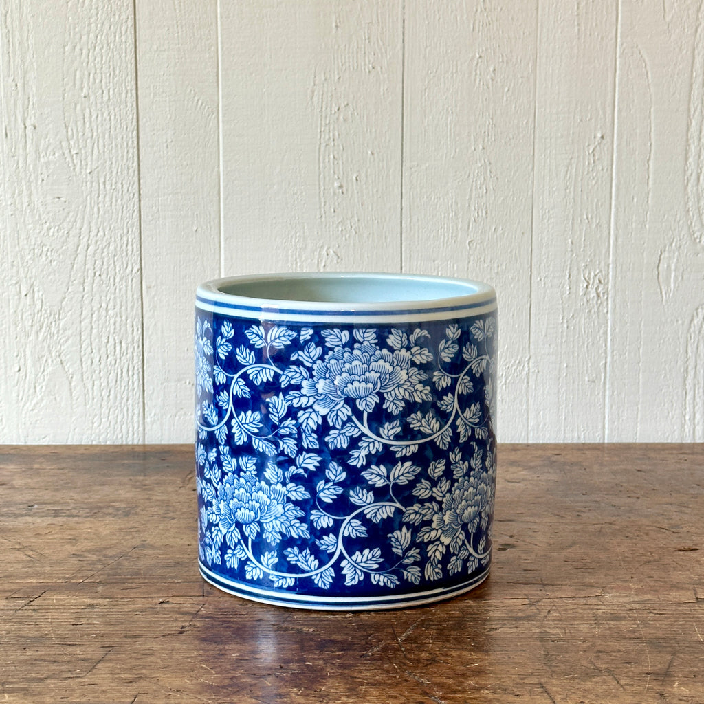 Dark Scrolling Peony Chinese Porcelain Cache Pot