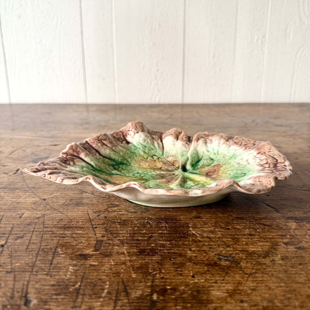 Majolica Begonia Leaf Dish