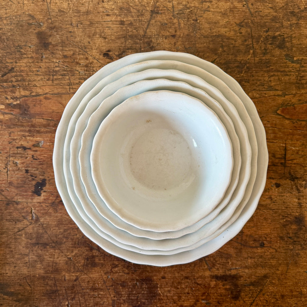 Set of 5 Ladyfinger Ironstone Bowls