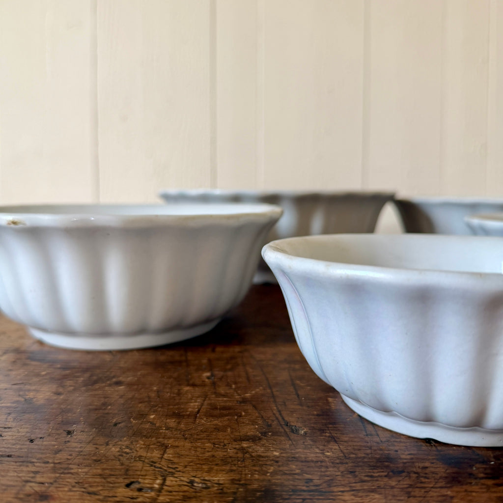 Set of 5 Ladyfinger Ironstone Bowls
