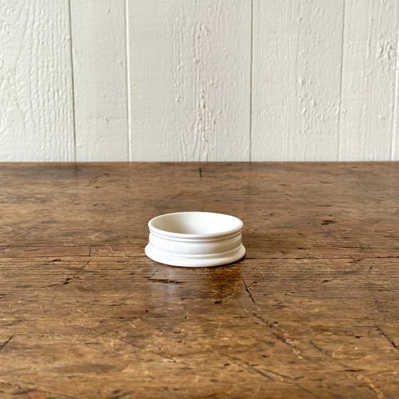 Classical Plain Porcelain Pinch Pot - Small