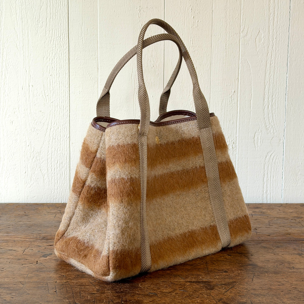 Traversée M - Mongolian Blanket Camel