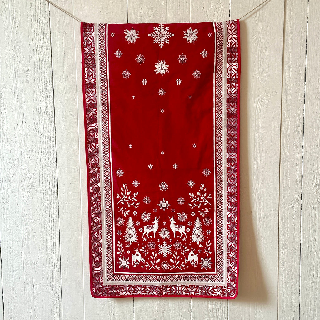 Red Holiday Jacquard Table Runner