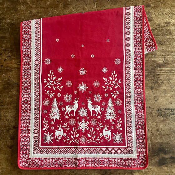 Red Holiday Jacquard Table Runner