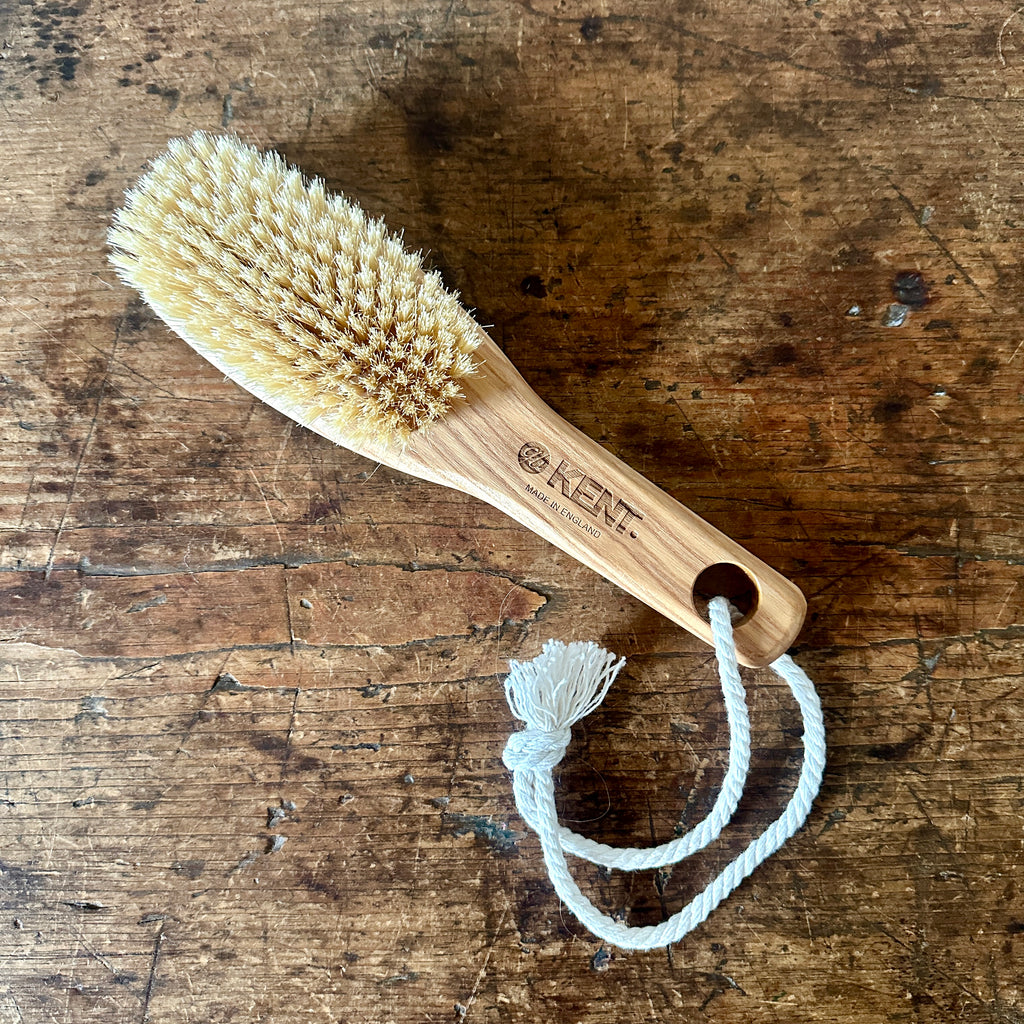Short Handled Bath Brush with Natural Bristles