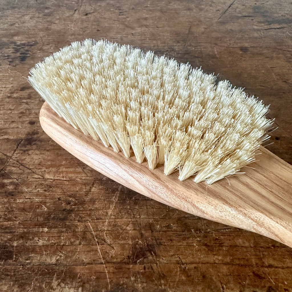 Short Handled Bath Brush with Natural Bristles