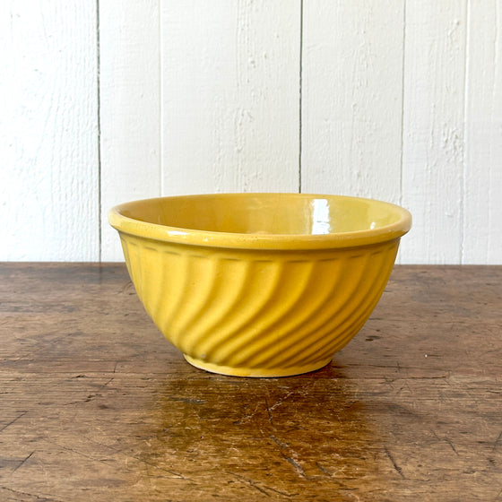Yellowware Mixing Bowl with Swirl Sides