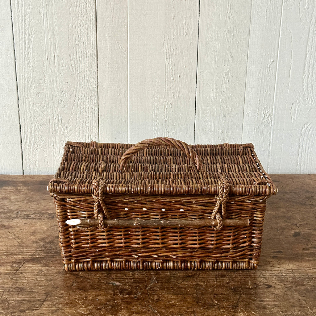 Medium Brown Wicker Needlework Basket