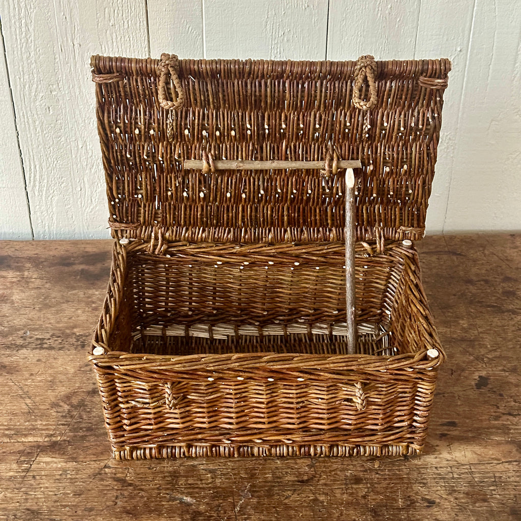 Medium Brown Wicker Needlework Basket