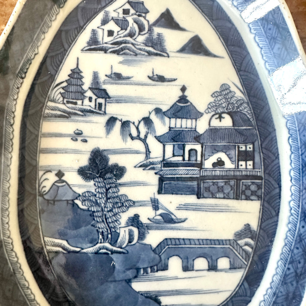 Chinese Export Canton Porcelain Leaf Plate