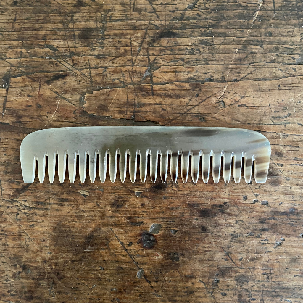 Horn 7" Wide-Tooth Comb
