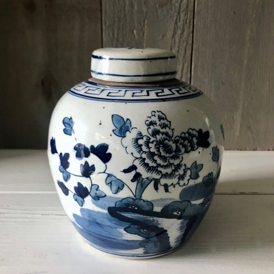 Small Chinese Porcelain Ginger Jar w/ Flowers